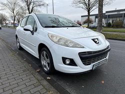 Weiß Gebraucht 2012 Peugeot 207 Limousine | 2.500 € (Etwas zu teuer)