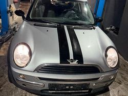 Grau Gebraucht 2002 Mini Cooper Kleinwagen | 2.200 €