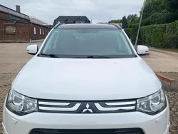 Weiß Gebraucht 2013 Mitsubishi Outlander Plus SUV | 7.500 € (Etwas zu teuer)