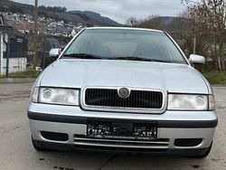 Schwarz Gebraucht 2000 Skoda Octavia Kombi | 580 € (Fairer Preis)