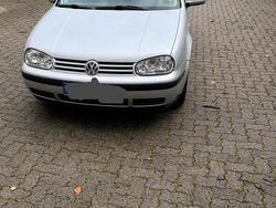 Grau Gebraucht 2000 VW Golf IV Kombi | 1.200 € (Fairer Preis)