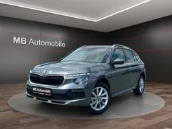 Graphitegrau metallic Neu 2025 Skoda Kamiq Selection SUV | 26.898 € (Fairer Preis)