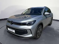 Oyster silver metallic Neu 2025 VW Tiguan Pro SUV | 44.444 € (Fairer Preis)