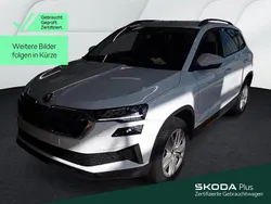 Moonweiß perleffekt (metallic) Gebraucht 2024 Skoda Karoq Selection SUV | 29.499 € (Guter Preis)