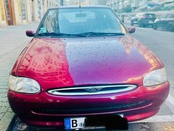 Rot Gebraucht 1996 Ford Escort Limousine | 650 € (Superpreis)