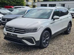 Weiß Gebraucht 2022 VW Tiguan Allspace SUV | 27.500 €