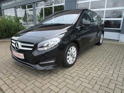 Schwarz Gebraucht 2018 Mercedes B180 Van / Kleinbus | 16.990 € (Fairer Preis)