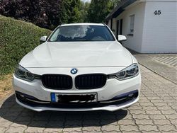 Weiß Gebraucht 2016 BMW 320 Sport Line Kombi | 16.990 € (Fairer Preis)