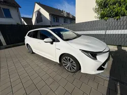Weiß Gebraucht 2021 Toyota Corolla Team Kombi | 24.100 € (Fairer Preis)