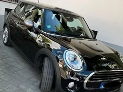 Schwarz Gebraucht 2018 Mini Cooper Seven Kleinwagen | 16.400 € (Fairer Preis)