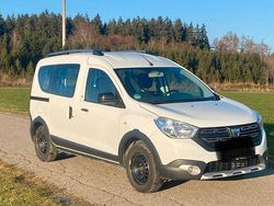 Weiß Gebraucht 2018 Dacia Dokker Celebration Van / Kleinbus | 15.999 €