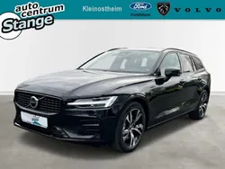 Schwarz (onyx black metallic) Gebraucht 2024 Volvo V60 Plus Kombi | 51.990 €