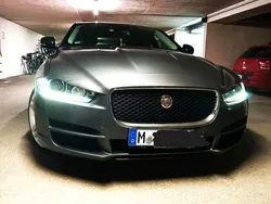 Grau Gebraucht 2016 Jaguar XE Portfolio Limousine | 14.900 € (Guter Preis)