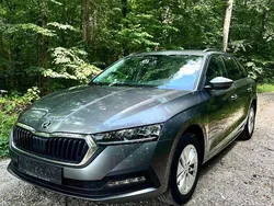 Grau Gebraucht 2022 Skoda Octavia Ambition Kombi | 17.900 € (Fairer Preis)