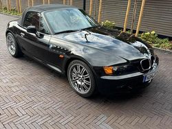 Schwarz Gebraucht 1997 BMW Z3 Cabrio | 9.600 €