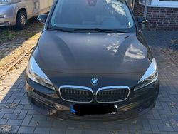 Schwarz Gebraucht 2016 BMW 218 Gran Tourer Sport Line Van / Kleinbus | 11.900 € (Fairer Preis)