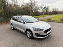 Silber Gebraucht 2022 Ford Focus Limousine | 12.899 € (Guter Preis)