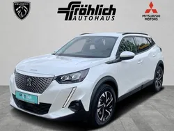 Perlmutt weiß perleffekt (metallic) Gebraucht 2021 Peugeot e-2008 Allure SUV | 18.990 € (Fairer Preis)