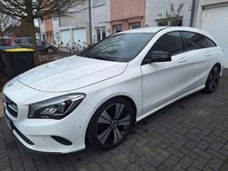 Weiß Gebraucht 2018 Mercedes CLA200 Shooting Brake Kombi | 13.500 € (Guter Preis)