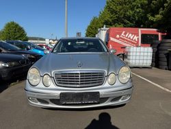 Silber Gebraucht 2006 Mercedes E220 Limousine | 1.990 € (Superpreis)