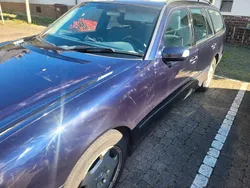Blau Gebraucht 2003 Mercedes 220 Kombi | 2.650 €