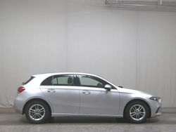 Grau Gebraucht 2020 Mercedes A200 Style Limousine | 17.980 € (Guter Preis)