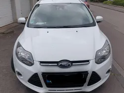 Weiß Gebraucht 2014 Ford Focus SYNC Edition Kombi | 4.500 € (Superpreis)