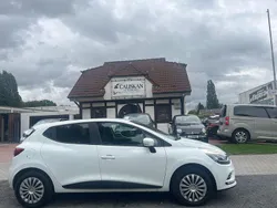 Weiß Gebraucht 2019 Renault Clio IV LIMITED Limousine | 8.990 € (Guter Preis)