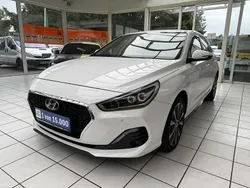 Weiß Gebraucht 2019 Hyundai i30 Premium | 14.380 € (Guter Preis)