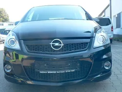 Schwarz Gebraucht 2005 Opel Zafira OPC Van / Kleinbus | 4.600 € (Fairer Preis)