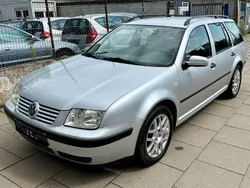Grau Gebraucht 2001 VW Bora Edition Limousine | 2.790 € (Etwas zu teuer)