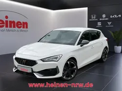 Weiss Gebraucht 2024 Cupra Leon Limousine | 29.899 € (Fairer Preis)