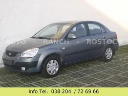 Grau Gebraucht 2009 Kia Rio 2 Limousine | 4.500 € (Etwas zu teuer)