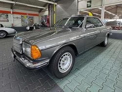Grau Gebraucht 1984 Mercedes 230 Coupé | 19.990 €