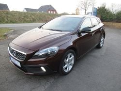 Braun Gebraucht 2015 Volvo V40 CC Summum Kombi | 7.390 € (Etwas zu teuer)
