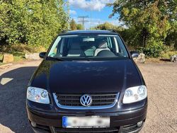 Schwarz Gebraucht 2006 VW Touran Van / Kleinbus | 5.600 €