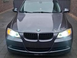Grau Gebraucht 2007 BMW 320 Kombi | 2.000 € (Guter Preis)