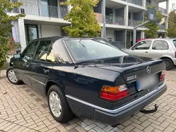 Blau Gebraucht 1993 Mercedes E280 Limousine | 11.900 €