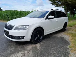 Weiß Gebraucht 2016 Skoda Octavia Style Kombi | 8.990 € (Superpreis)