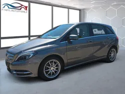 Grau Gebraucht 2012 Mercedes B200 Van / Kleinbus | 12.985 € (Fairer Preis)