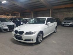 Weiß Gebraucht 2009 BMW 318 Comfort Edition Kombi | 3.990 € (Guter Preis)