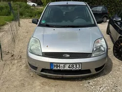Silber Gebraucht 2006 Ford Fiesta Ambiente Kleinwagen | 500 € (Guter Preis)
