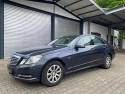 Grau Gebraucht 2010 Mercedes E220 Limousine | 11.990 € (Etwas zu teuer)
