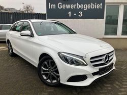 Weiß Gebraucht 2017 Mercedes C180 Avantgarde Kombi | 10.900 € (Guter Preis)