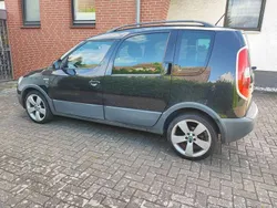 Schwarz Gebraucht 2012 Skoda Roomster Kombi | 2.300 € (Fairer Preis)