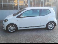 Weiß Gebraucht 2016 VW up! CLUB Kleinwagen | 6.777 € (Guter Preis)