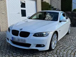 Weiß Gebraucht 2009 BMW 320 M Sport Coupé | 8.900 € (Fairer Preis)
