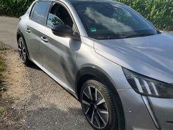 Silber Gebraucht 2022 Peugeot e-208 GT Kleinwagen | 16.900 € (Guter Preis)