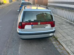 Silber Gebraucht 2001 Seat Cordoba Kombi | 390 €