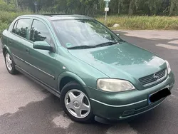 Grün Gebraucht 1999 Opel Astra Limousine | 1.290 € (Guter Preis)